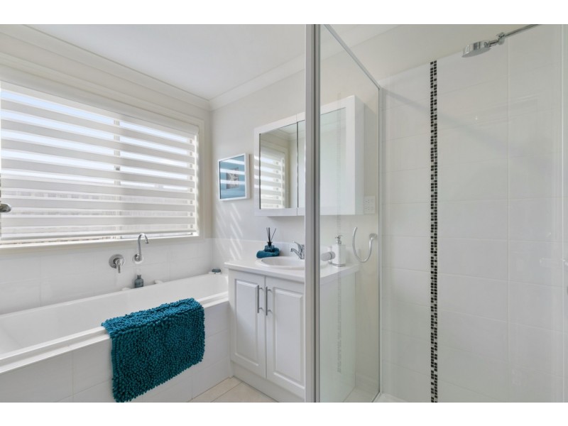 4 Waldorf Road, Cowes VIC 3922