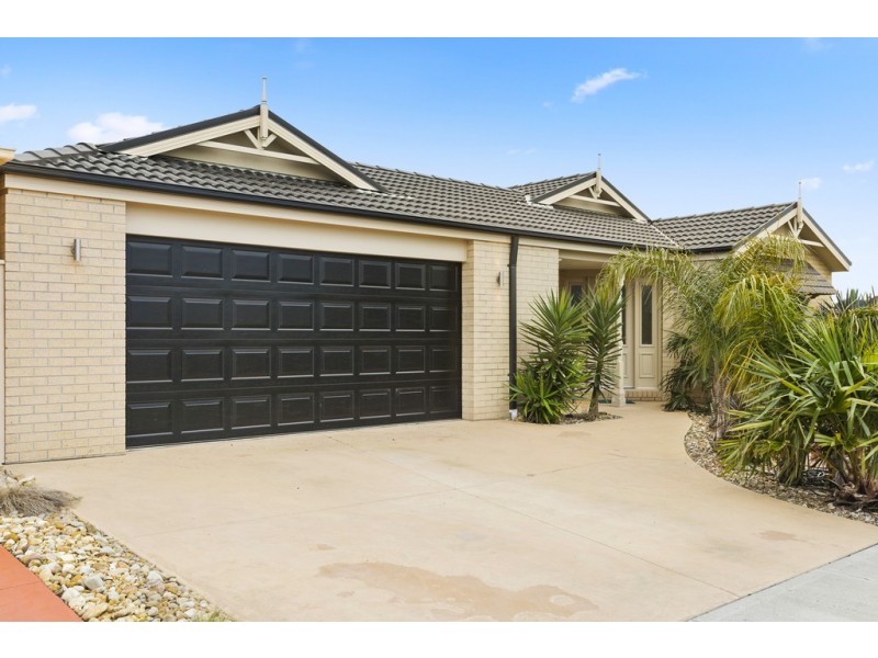 4 Waldorf Road, Cowes VIC 3922