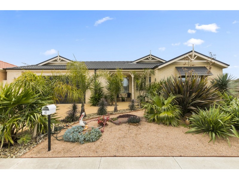 4 Waldorf Road, Cowes VIC 3922