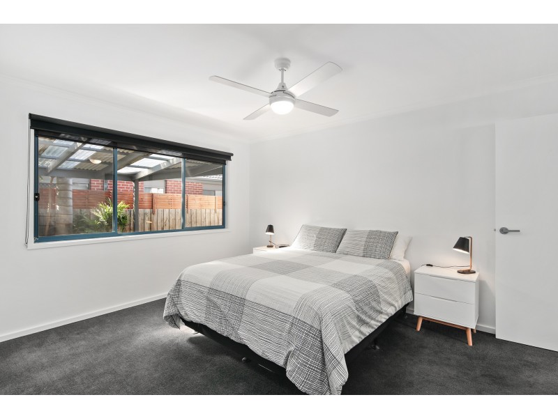 8 Sunderland Bay Road, Sunderland Bay VIC 3922