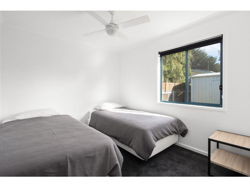 8 Sunderland Bay Road, Sunderland Bay VIC 3922