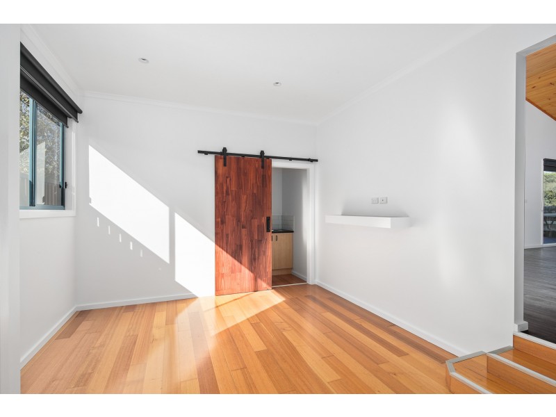 8 Sunderland Bay Road, Sunderland Bay VIC 3922