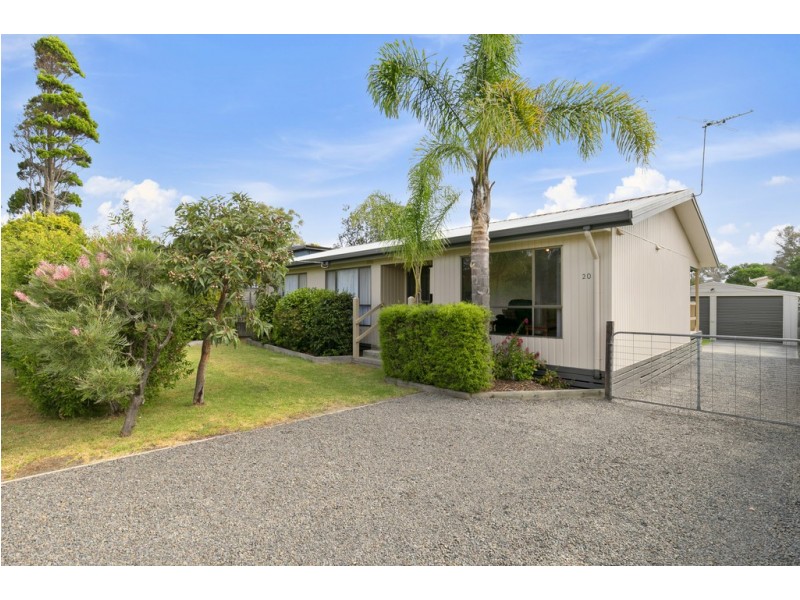 20 Pine Avenue, Cowes VIC 3922
