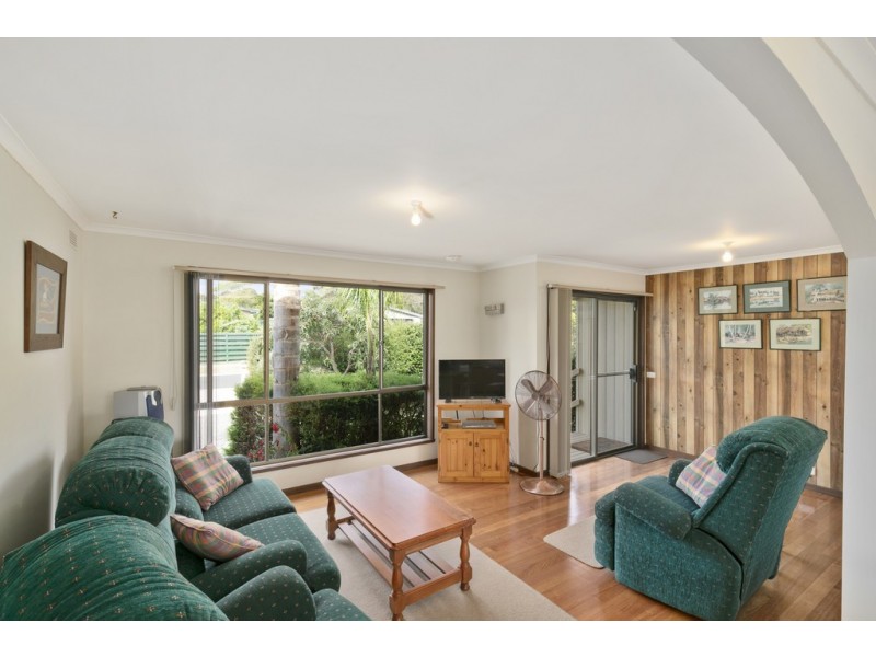 20 Pine Avenue, Cowes VIC 3922