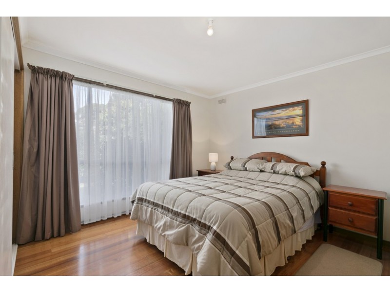 20 Pine Avenue, Cowes VIC 3922