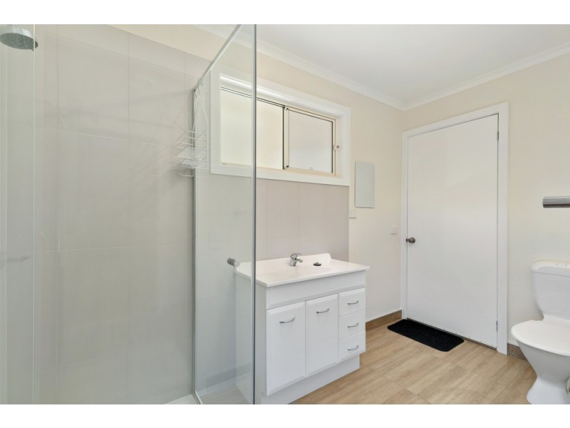 20 Pine Avenue, Cowes VIC 3922