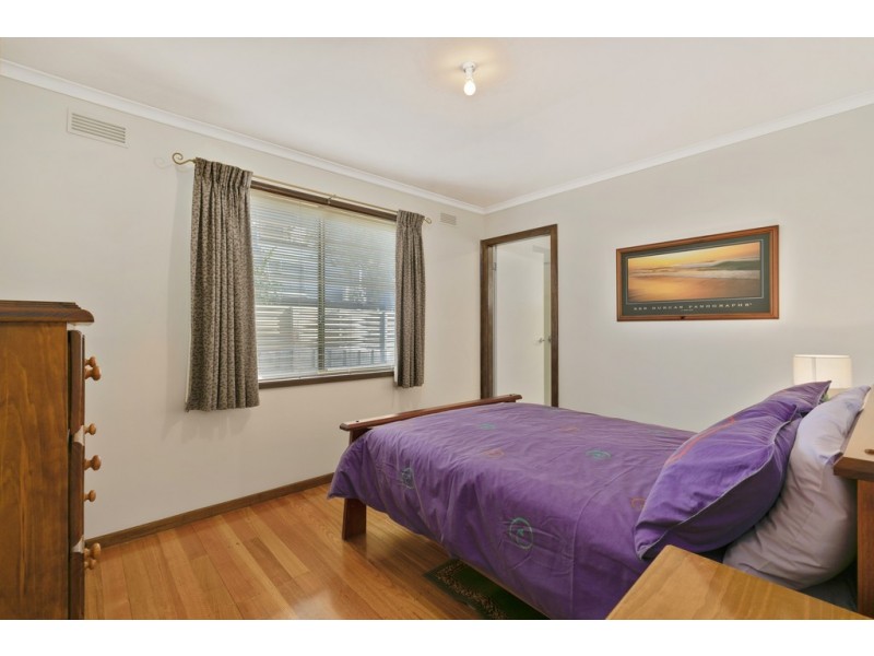 20 Pine Avenue, Cowes VIC 3922