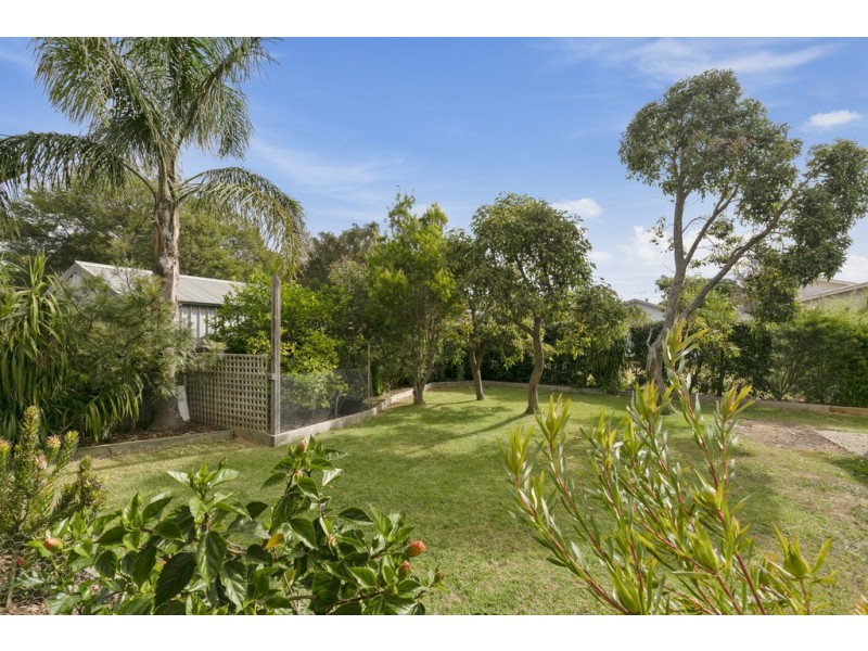 20 Pine Avenue, Cowes VIC 3922