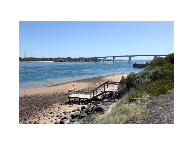 14 Woolamai Grove, San Remo VIC 3925