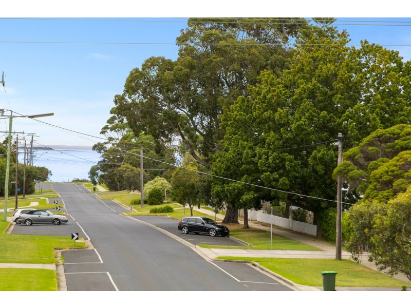 2/113 Church Street, Cowes VIC 3922