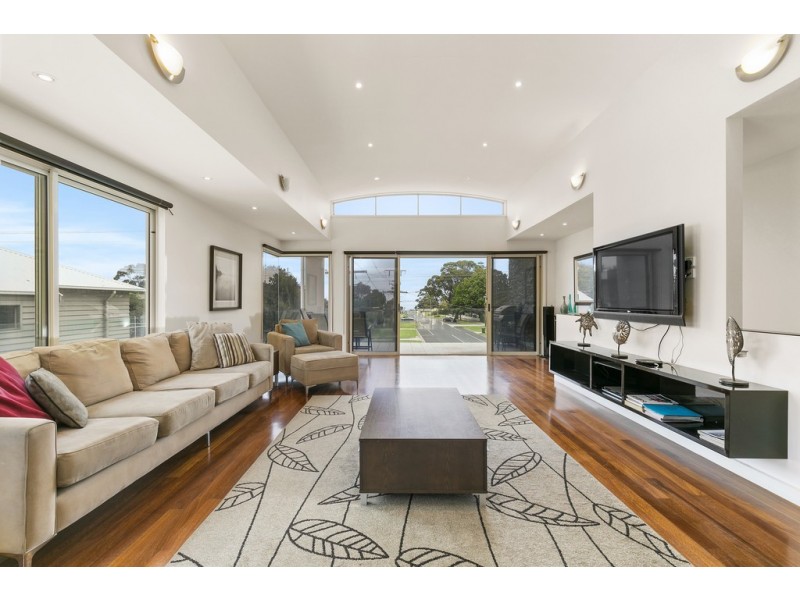 2/113 Church Street, Cowes VIC 3922