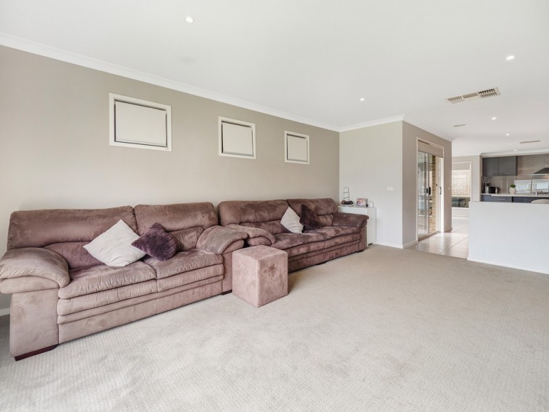 11 Dianella Way, Cowes VIC 3922