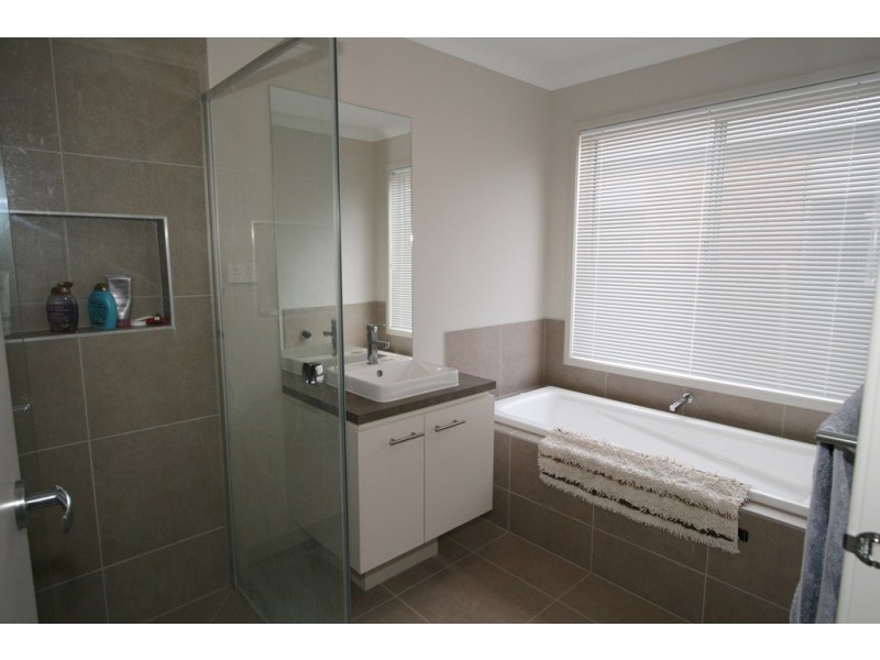 41 Seacrest Dve, Cowes VIC 3922