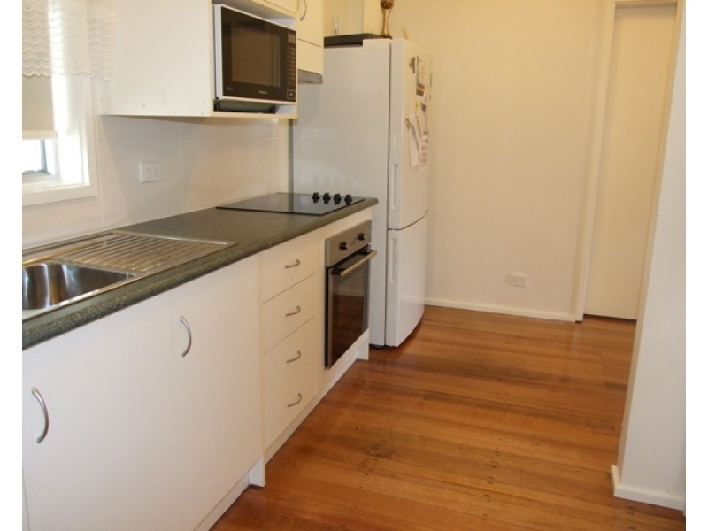 2 Albany Road, Cowes VIC 3922