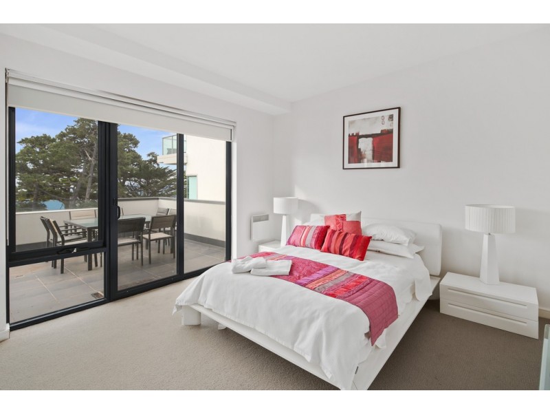 17/4 The Esplanade, Cowes VIC 3922