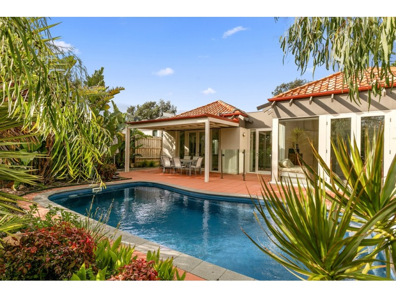 6 Rose Avenue, Cowes VIC 3922