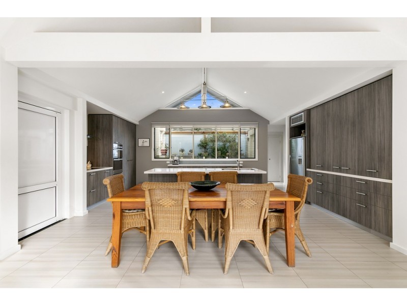 6 Rose Avenue, Cowes VIC 3922