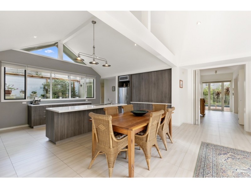 6 Rose Avenue, Cowes VIC 3922