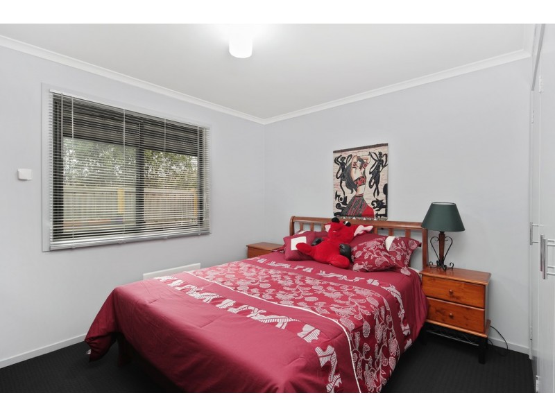 1 Waldorf Road, Cowes VIC 3922