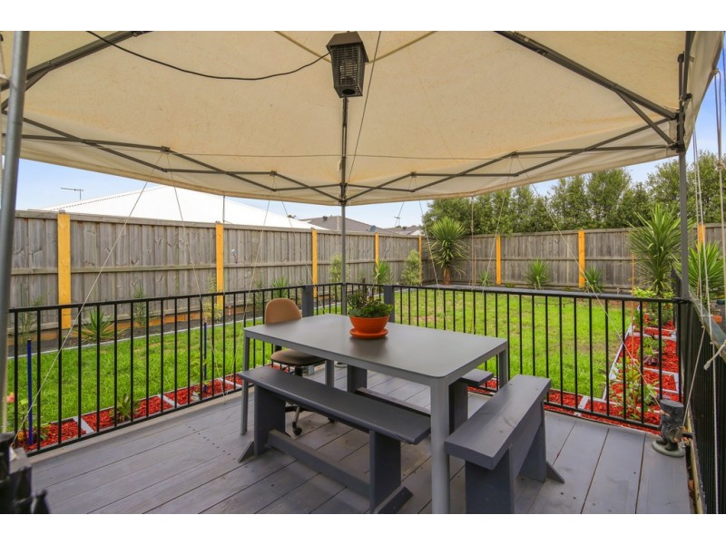 1 Waldorf Road, Cowes VIC 3922