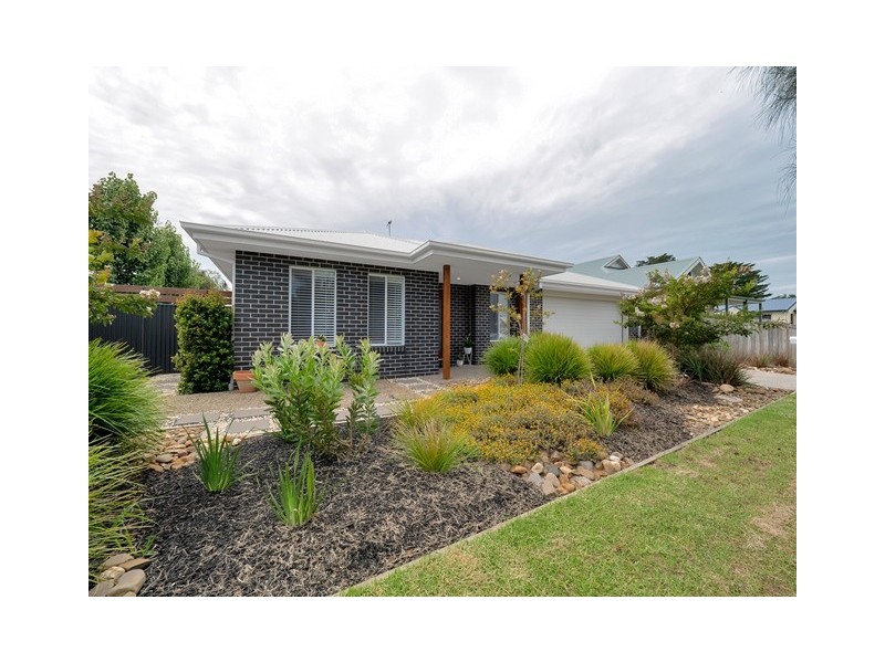 21 Roderick Close, Cowes VIC 3922