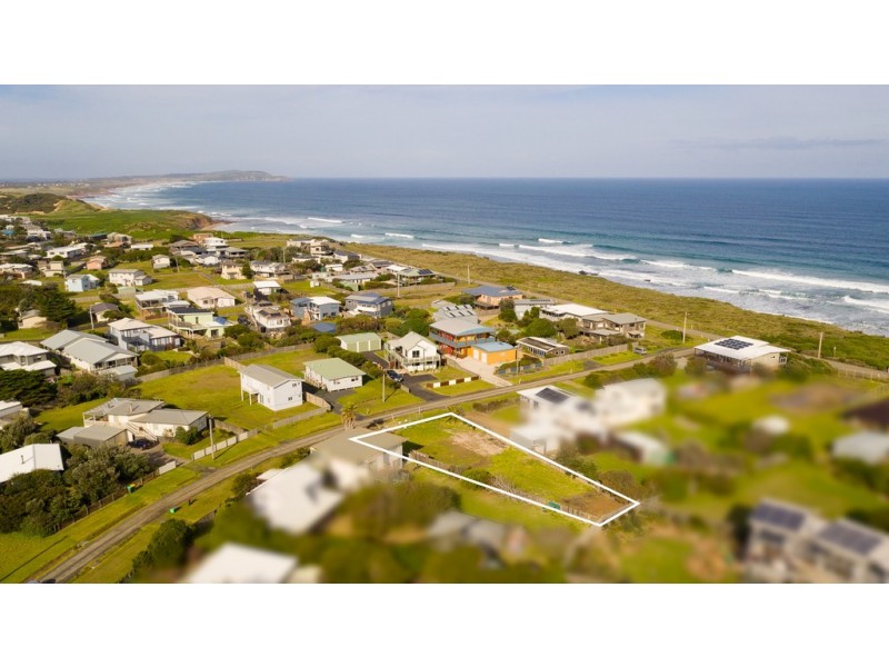 22 Stradbroke Crescent, Surf Beach VIC 3922