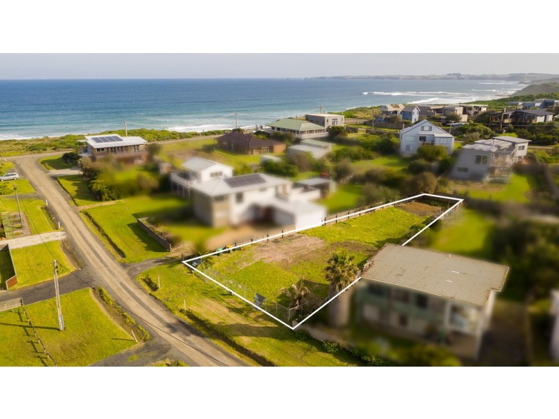 22 Stradbroke Crescent, Surf Beach VIC 3922