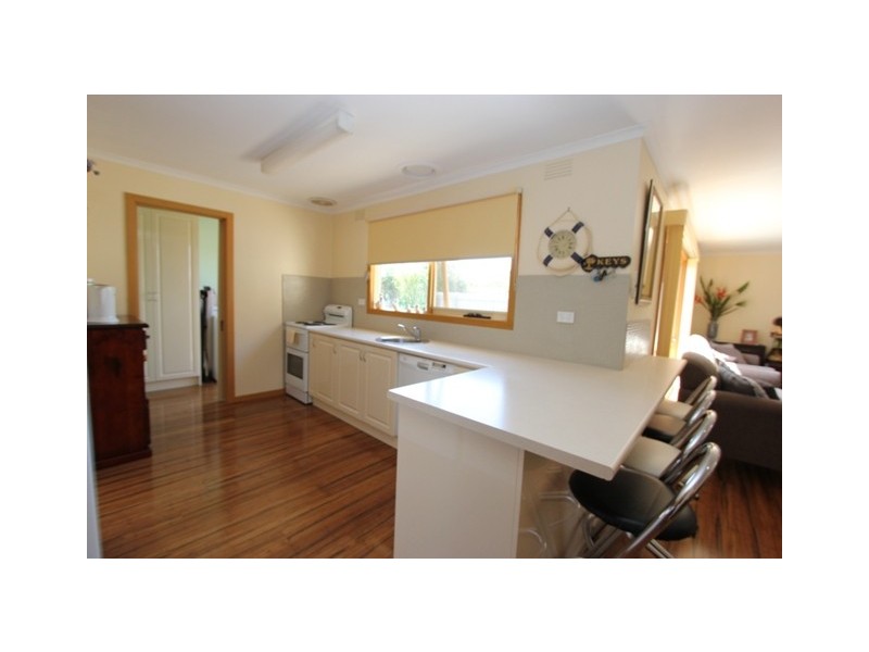 33 Phillip Island Road, Newhaven VIC 3925