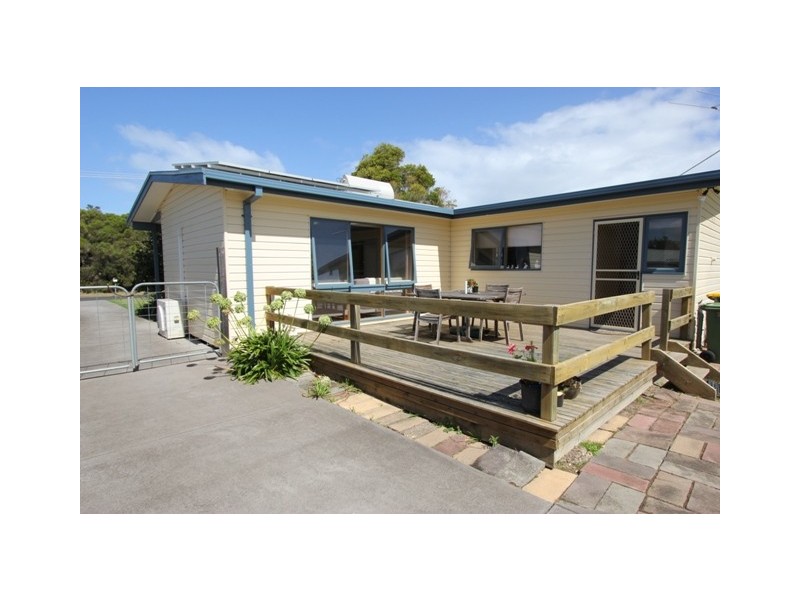33 Phillip Island Road, Newhaven VIC 3925