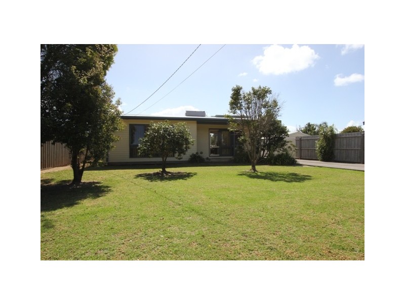 33 Phillip Island Road, Newhaven VIC 3925