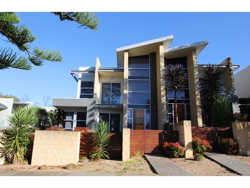 2/12 Steele Street, Cowes VIC 3922