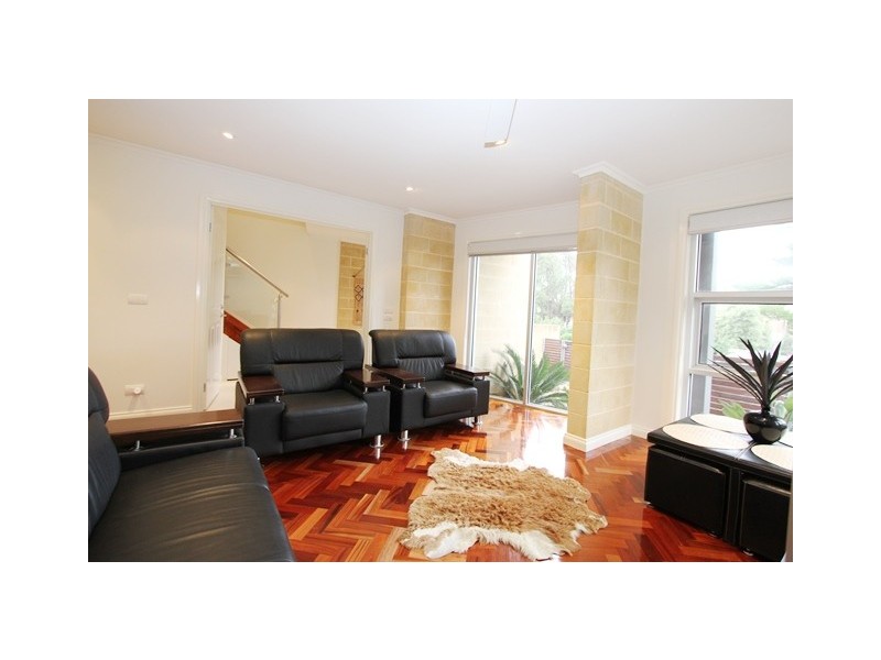 2/12 Steele Street, Cowes VIC 3922