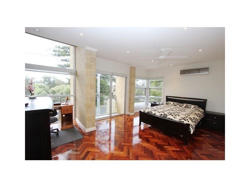 2/12 Steele Street, Cowes VIC 3922