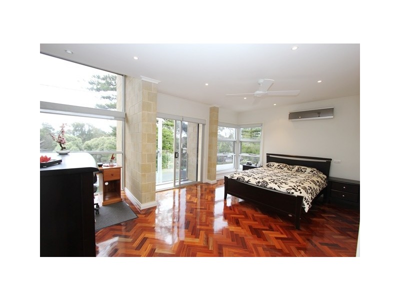 2/12 Steele Street, Cowes VIC 3922