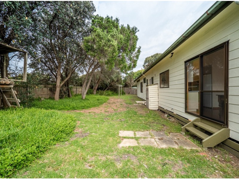 19 Page Avenue, Surf Beach VIC 3922