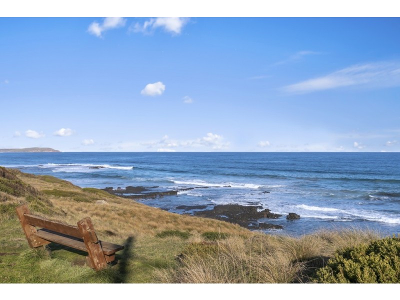 11 Phillip Island Road, Sunderland Bay VIC 3922