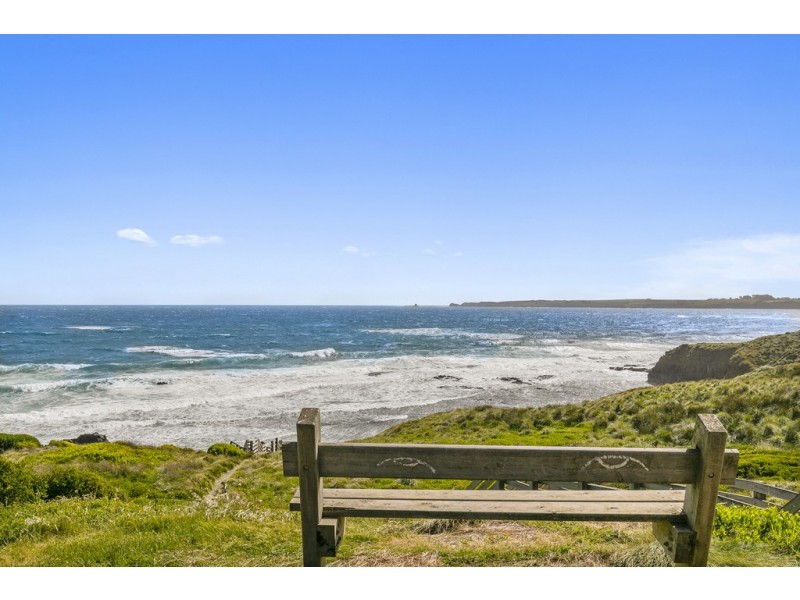 11 Phillip Island Road, Sunderland Bay VIC 3922
