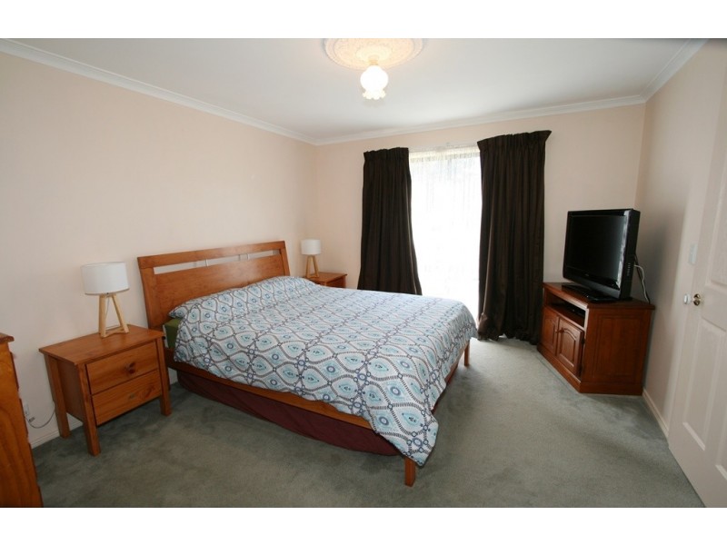 13 Bayliss Court, Cowes VIC 3922