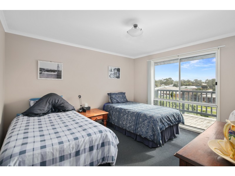 5 Hakea Court, Cowes VIC 3922