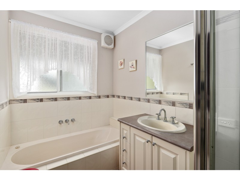 5 Hakea Court, Cowes VIC 3922