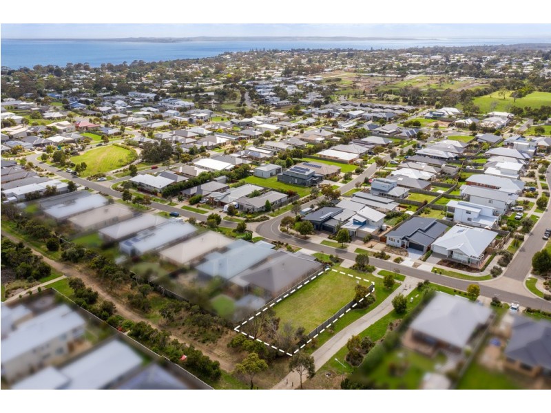 28 Boobook Grove, Cowes VIC 3922
