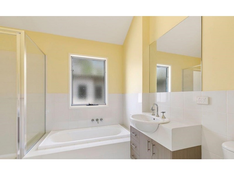 2/16 Beach Road, Rhyll VIC 3923