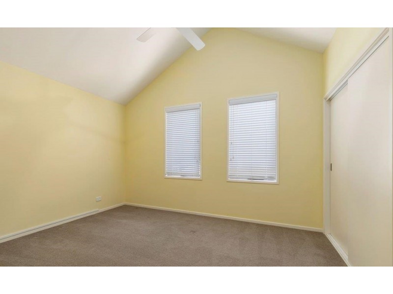 2/16 Beach Road, Rhyll VIC 3923