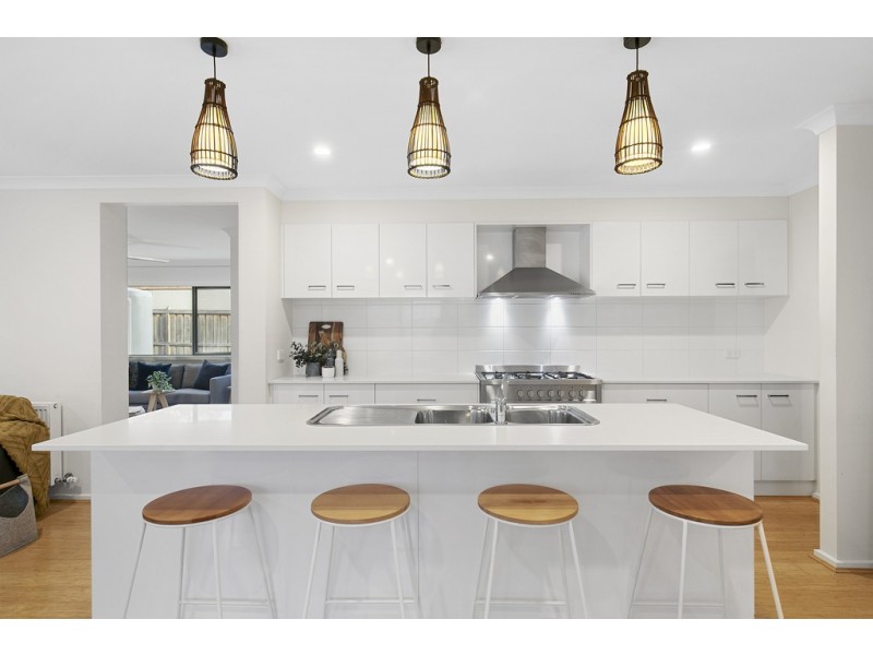 1 Pardalote Place, Cowes VIC 3922