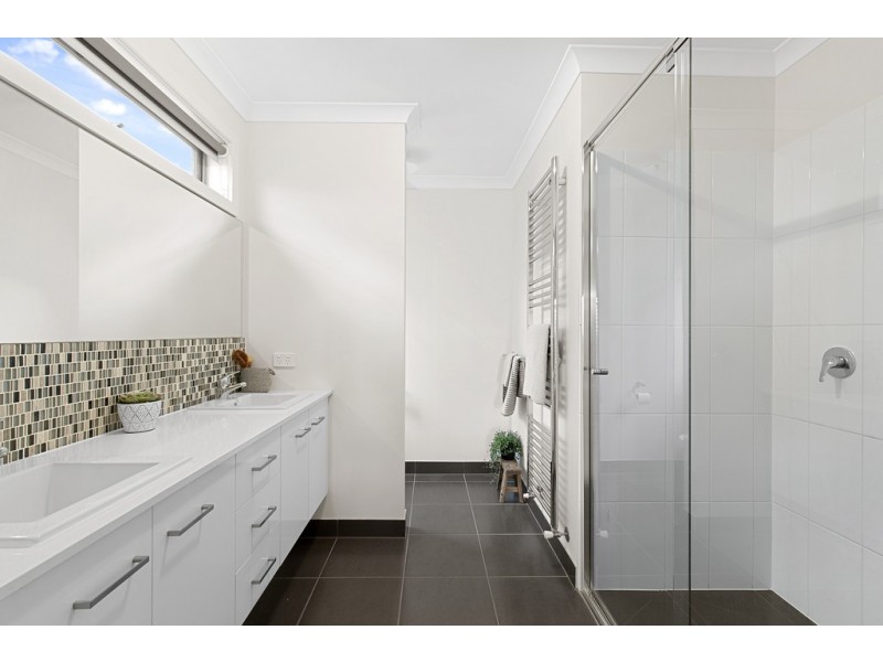 1 Pardalote Place, Cowes VIC 3922