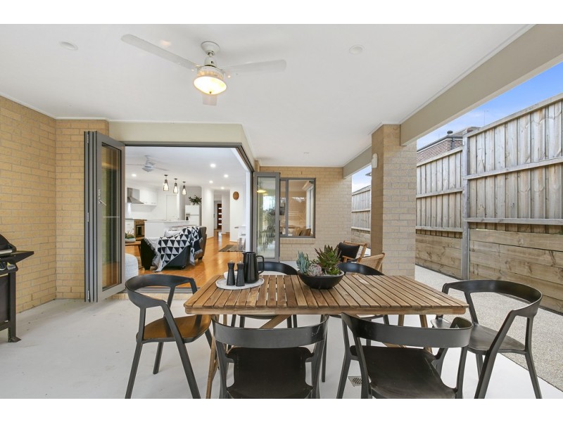 1 Pardalote Place, Cowes VIC 3922