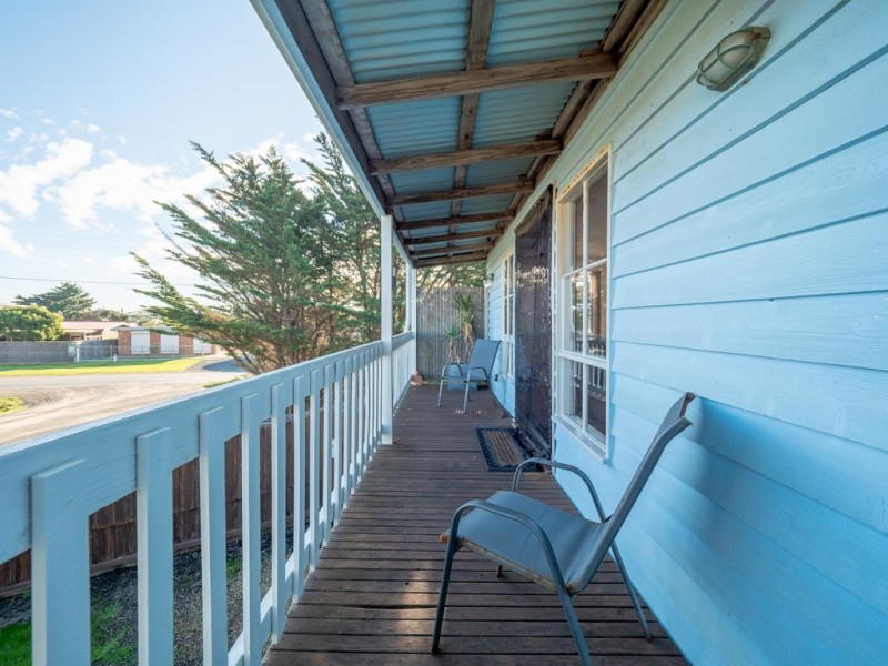 2 Seaview Cres, Surf Beach VIC 3922