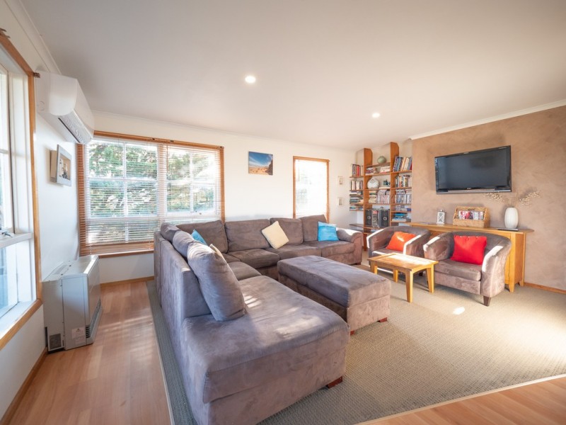 2 Seaview Cres, Surf Beach VIC 3922