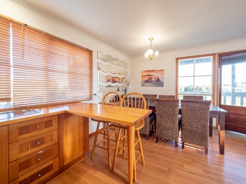 2 Seaview Cres, Surf Beach VIC 3922