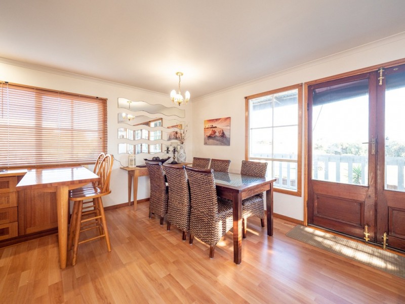 2 Seaview Cres, Surf Beach VIC 3922